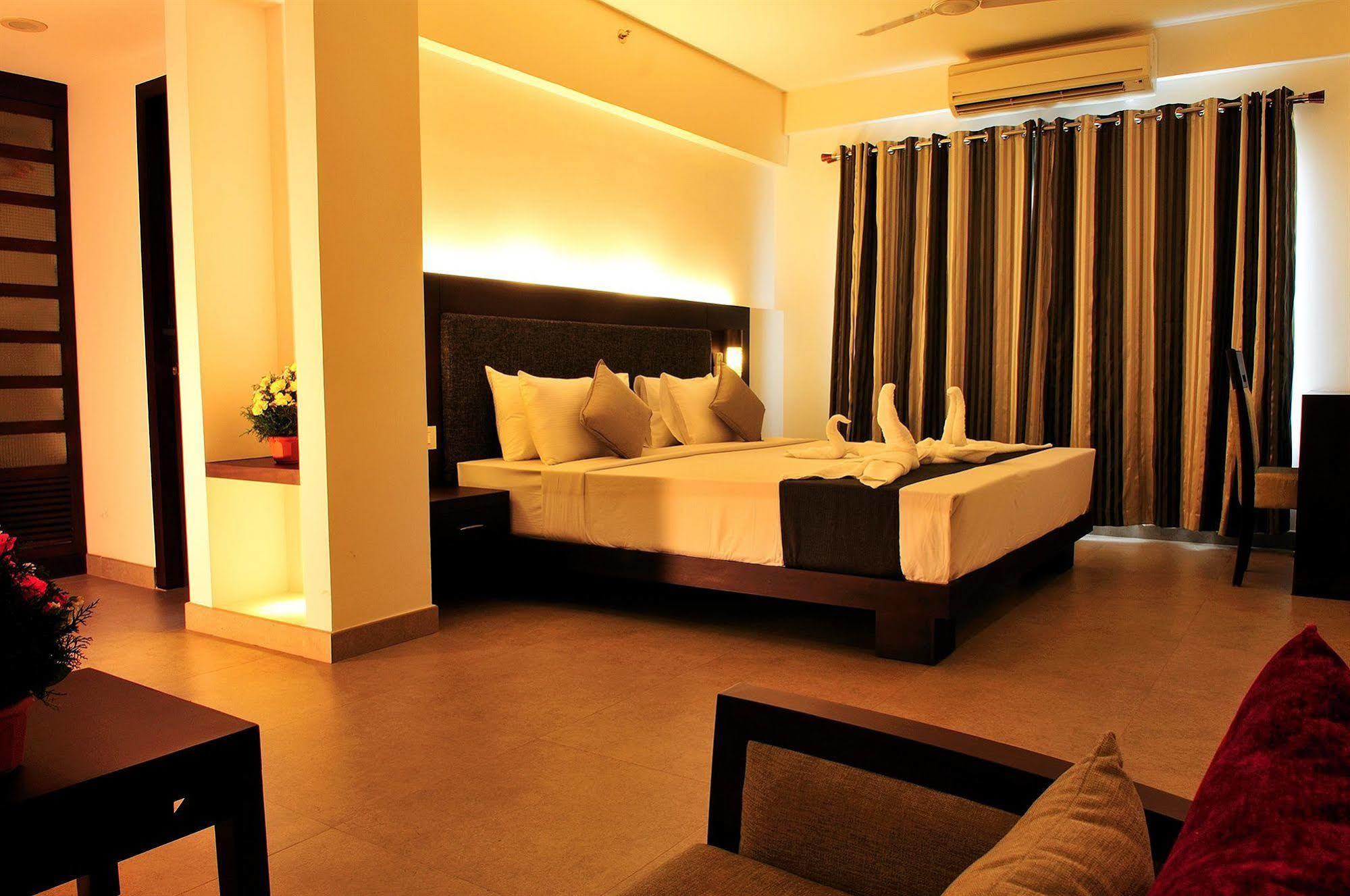 Copper Folia Hotel Kozhikode Luaran gambar